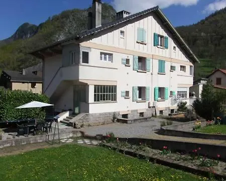 Au Pied Des Montagnes Apartment *